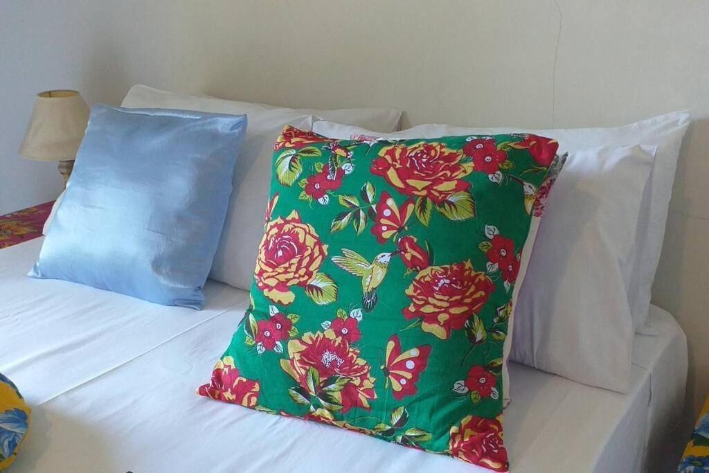 Elephant Guesthouse Beira Mar - Suites Com Cafe Da Manha Ilhabela Exterior foto